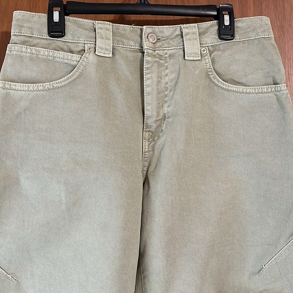 Zara Women's Cropped Jeans in Sage Green - Picture 3 of 9